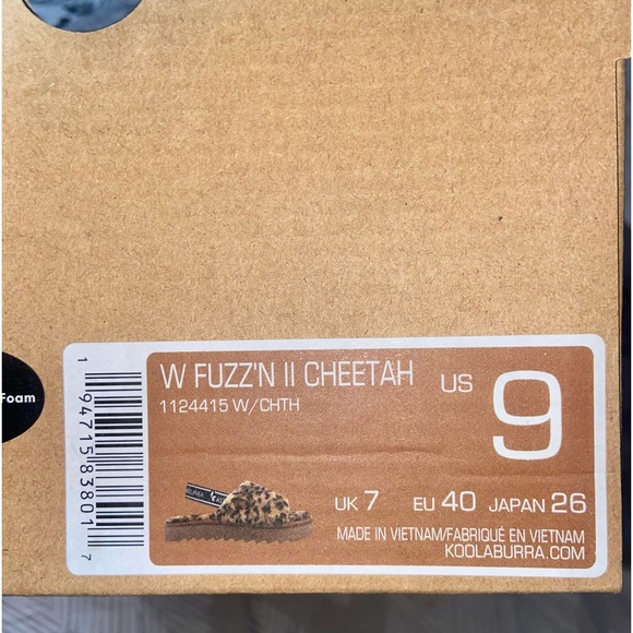 COPY - Fuzz UGG Slippers - Picture 3 of 6